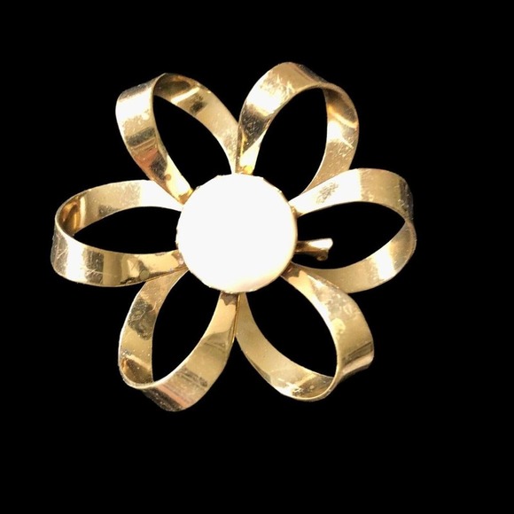 Vintage Jelly Belly Big Flower Statement Brooch Gold Tone White Pearl Center - Picture 2 of 5